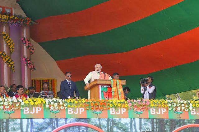 राहुल आकाशवाणी कर के छुप जाते हैं – मोदी