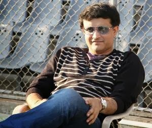 बीजेपी के बाद अब कांग्रेस ने सौरव गांगुली से की मुलाक़ात बीजेपी के बाद अब कांग्रेस ने सौरव गांगुली से की मुलाक़ात