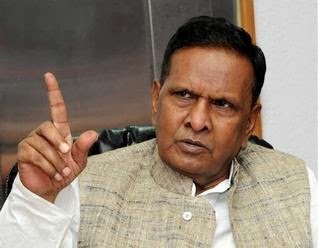 मोदी हिटलर, मुलायम मुसोलिनी : बेनी प्रसाद वर्मा