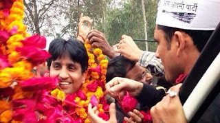 गांधी परिवार के करीबी आए कुमार विश्वास के साथ