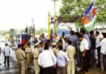 राज ठाकरे के बयान के बाद मनसे ने टोल बूथों पर मचाया हंगामा - Image 1