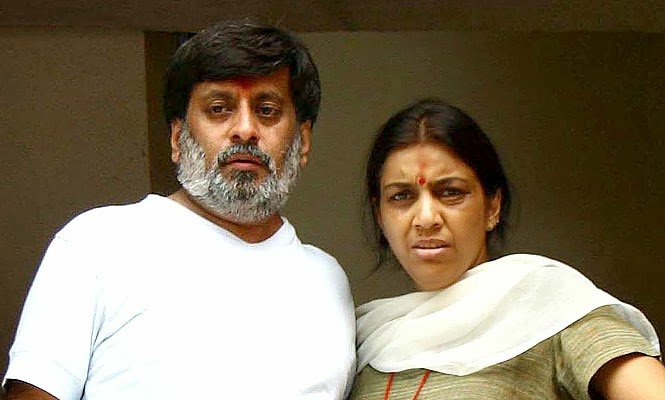 सलाखों के पीछे तलवार दम्पति ने मनाई शादी की सालगिरह सलाखों के पीछे तलवार दम्पति ने मनाई शादी की सालगिरह