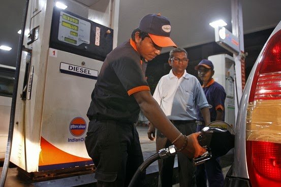 पेट्रोल और डीज़ल हुआ और भी महंगा