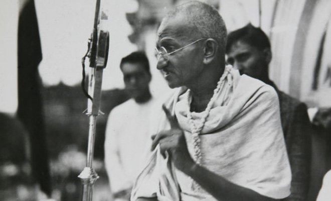 MUST KNOW: गांधी जी की हत्या से जुड़ीं 10 बातें MUST KNOW: गांधी जी की हत्या से जुड़ीं 10 बातें