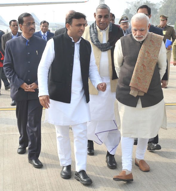 तस्वीरों में मोदी की लखनऊ यात्रा तस्वीरों में मोदी की लखनऊ यात्रा
