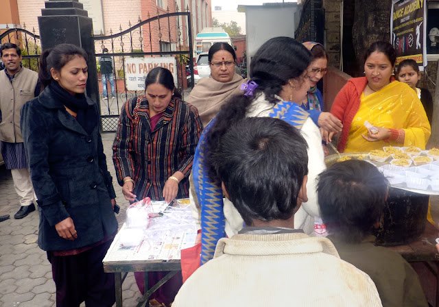 चंडीगढ़ में गढ़वाल महिला मोर्चा ने मनाई मकर संक्रांति चंडीगढ़ में गढ़वाल महिला मोर्चा ने मनाई मकर संक्रांति