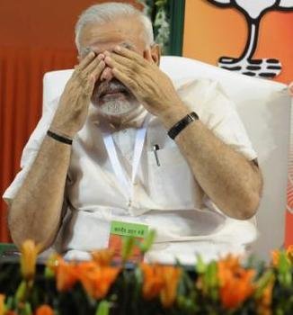 नरेन्द्र मोदी के संसदीय क्षेत्र में एक लाख बच्चे कुपोषित नरेन्द्र मोदी के संसदीय क्षेत्र में एक लाख बच्चे कुपोषित