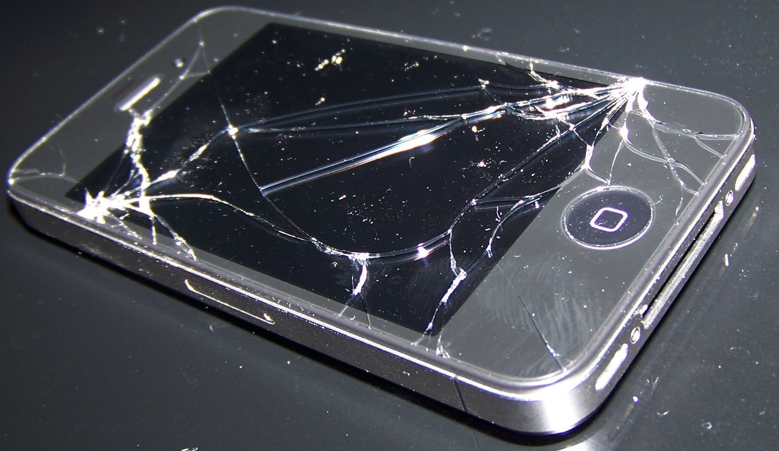 आपका iPhone टूट गया है, कोई बात नहीं Apple Store से बदलिए