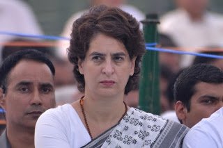 बनारस: बुनकरों की समस्याओं पर प्रियंका गांधी ने एक बार फिर योगी सरकार को घेरा, सामने रखीं तीन मांगें