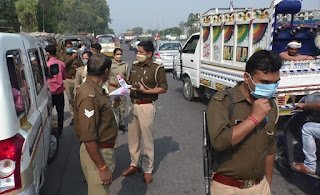 यातायात माह के तहत जागरुकता अभियान, पुलिस ने हेलमेट, सीट बेल्ट लगाने के लिए किया जागरुक यातायात माह के तहत जागरुकता अभियान, पुलिस ने हेलमेट, सीट बेल्ट लगाने के लिए किया जागरुक