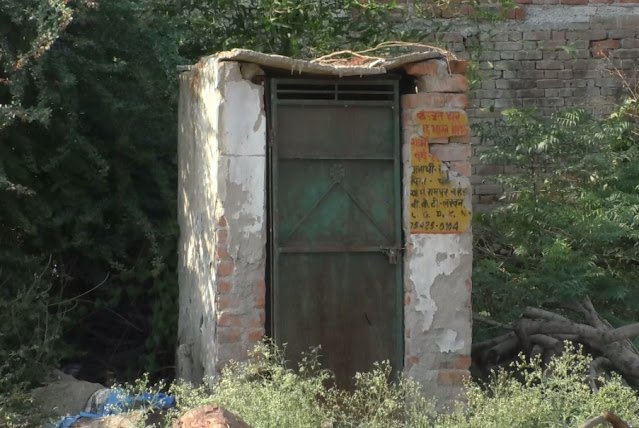 Situation of toilet in Bakshi ka Talab Area