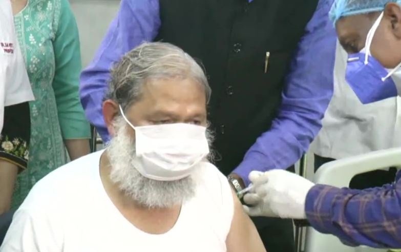 हरियाणा में Covaxin का ट्रायल शुरू, स्वास्थ्य मंत्री अनिल विज ने लगवाया टीका हरियाणा में Covaxin का ट्रायल शुरू, स्वास्थ्य मंत्री अनिल विज ने लगवाया टीका