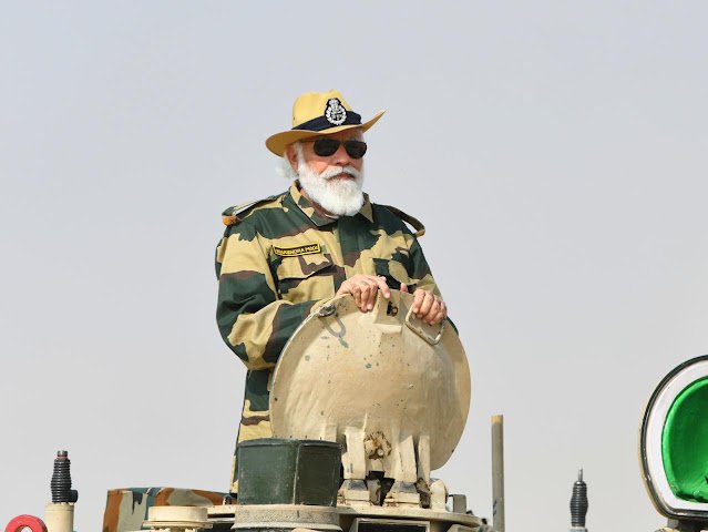 PM Modi In Jaisalmer On Tank