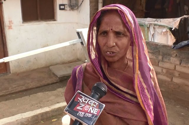Congress Leader Lalan Kumar helps Villagers to get drinking water at doorstep
