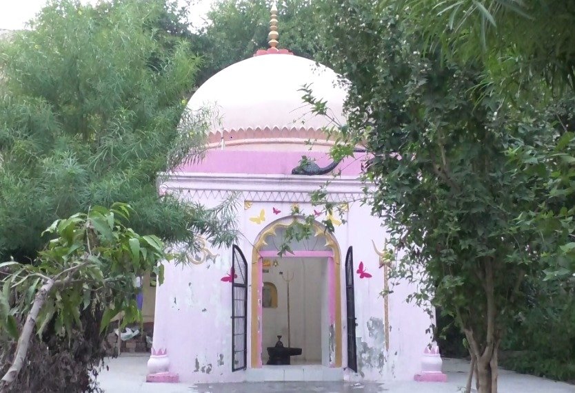 300 साल पुराना वो गंगागिरी धाम, जिसका मुगल और अंग्रेज़ भी कुछ न बिगाड़ सके - Image 3 GANGAGIRI-DHAM-LUCKNOW-BKT
