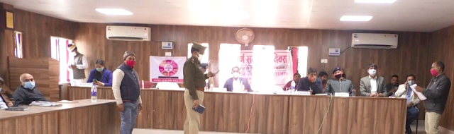 LUCKNOW । बक्शी का तालाब तहसील में समाधान दिवस में सीडीओ ने अधिकारियों को क्षेत्र में जाने को कहा