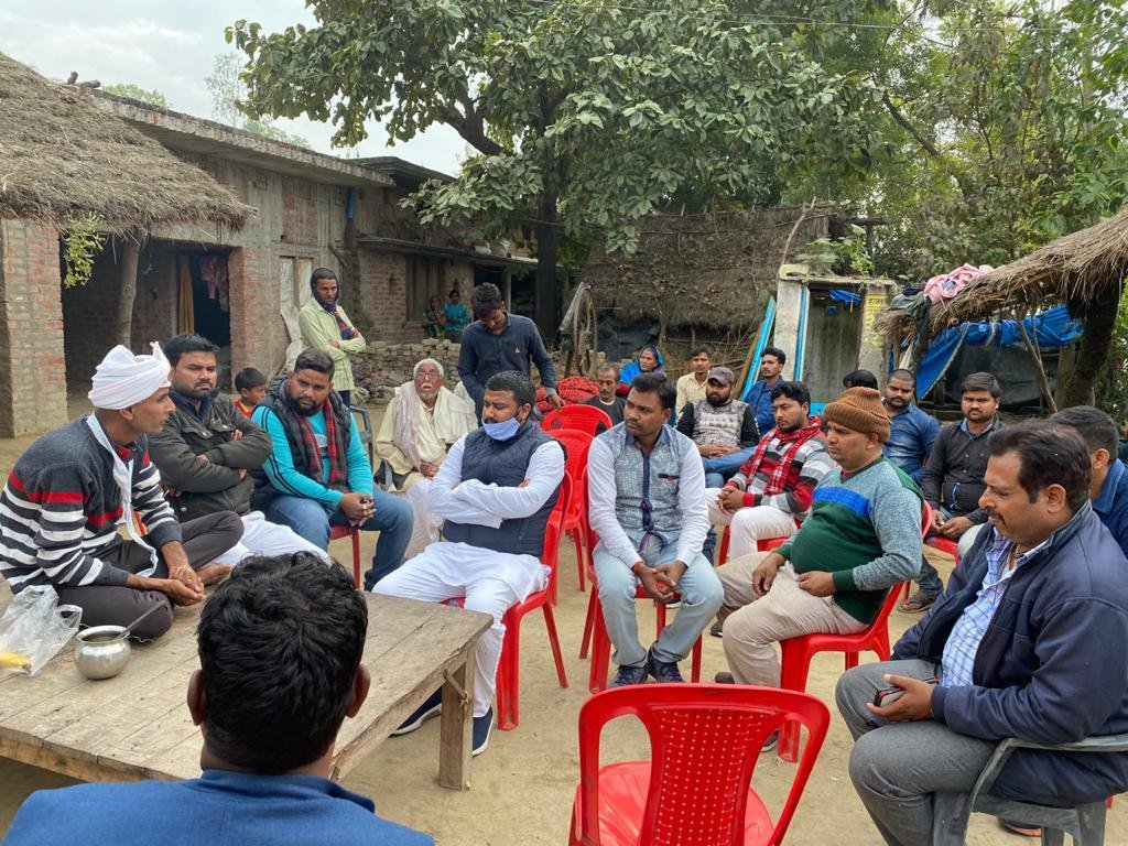 LUCKNOW । रक्षामंत्री और सांसद राजनाथ सिंह दुर्जनपुर गांव को गोद लेकर भूल गए – कांग्रेस नेता ललन कुमार - Image 5 Lalan Kumar did public relations in BKT