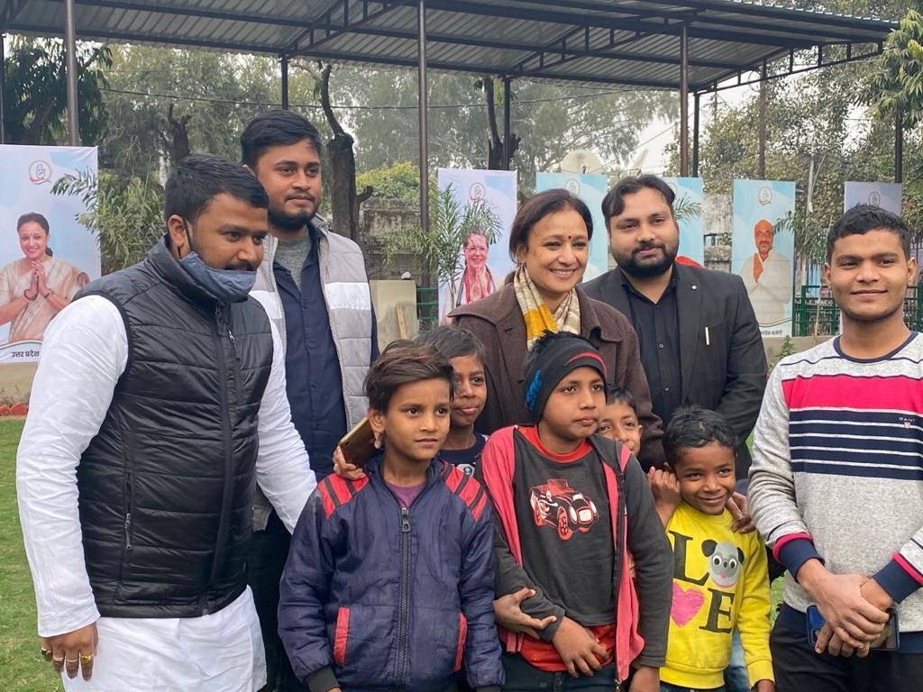 Lucknow । देश संविधान से चलेगा किसी की तानाशाही से नहीं, भारत का आधार हमारा संविधान है : कांग्रेसी नेता ललन कुमार - Image 3 Many programs of Lalan Kumar in Bakshi Ka Talab