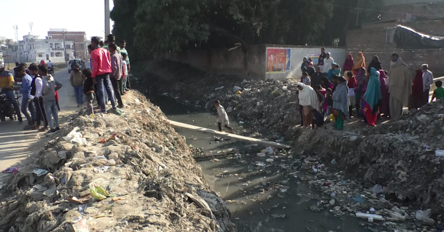 People of Ward 16 of Bakshi Ka Talab demand culvert