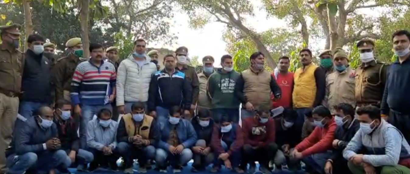 Muzaffarnagar । पुलिस और क्राइम ब्रांच ने जहरीली शराब बनाने वाले 13 आरोपी को किया गिरफ्तार, आरोपियों पर यूपी के थानों में पहले से दर्ज हैं करीब 28 मुकदमें
