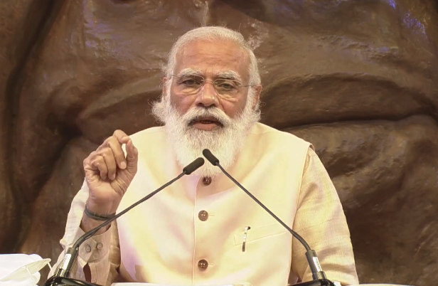 पुलवामा पर बोले पीएम मोदी, कहा- स्वार्थ और अहंकार से भी भद्दी राजनीति हो रही थी पुलवामा पर बोले पीएम मोदी, कहा- स्वार्थ और अहंकार से भी भद्दी राजनीति हो रही थी