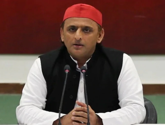 LUCKNOW । यूपी में कोरोना वैक्सीन को लेकर सियासत गर्म, अखिलेश यादव का कोरोना वैक्सीन लगवाने से इनकार LUCKNOW । यूपी में कोरोना वैक्सीन को लेकर सियासत गर्म, अखिलेश यादव का कोरोना वैक्सीन लगवाने से इनकार