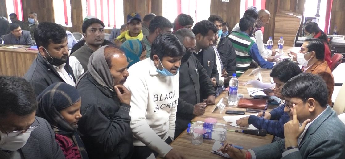 Lucknow । बक्शी का तालाब तहसील में समाधान दिवस में 158 शिकायतों में से सिर्फ 5 का मौके पर निस्तारण - Image 3 Solution Day in BKT Tehsil