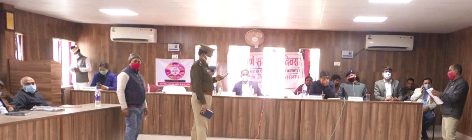 LUCKNOW । बक्शी का तालाब तहसील में समाधान दिवस में सीडीओ ने अधिकारियों को क्षेत्र में जाने को कहा LUCKNOW । बक्शी का तालाब तहसील में समाधान दिवस में सीडीओ ने अधिकारियों को क्षेत्र में जाने को कहा